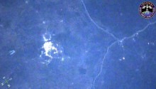 2016年11月13日22時28分頃(GMT)に撮影されたスーパームーンに照らされたアフリカ大陸の夜景です．