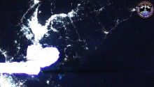 2017年5月27日17時42分頃(GMT) 、日本の関西地方の夜景です．画面中央はISSのロボットアームです．